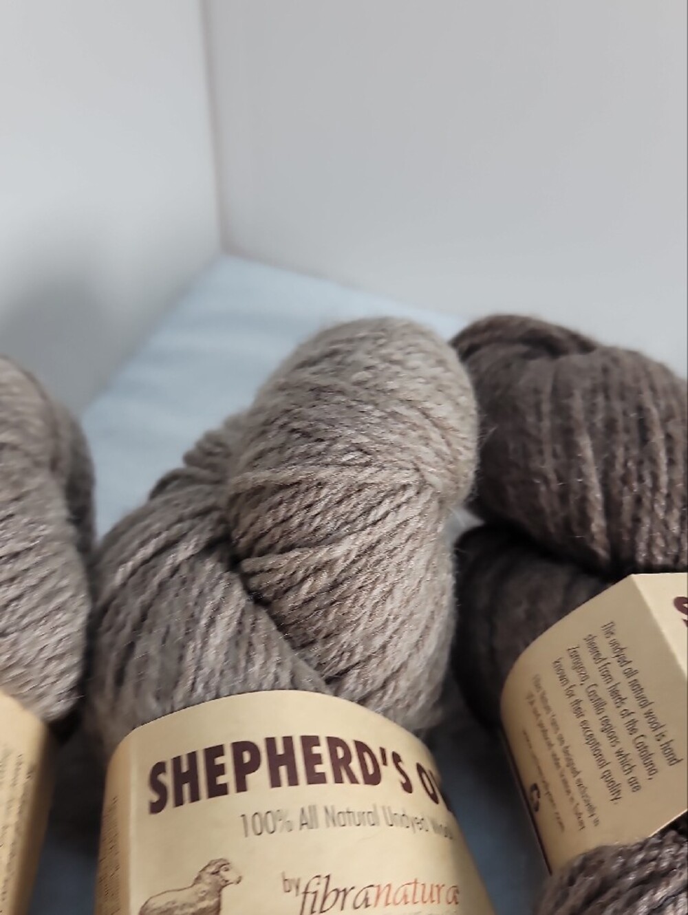 Shepherd's Own Natural Wool Yarn Bundle - Taupe & Brown 5 Skeins - NWT - Picture 8 of 9